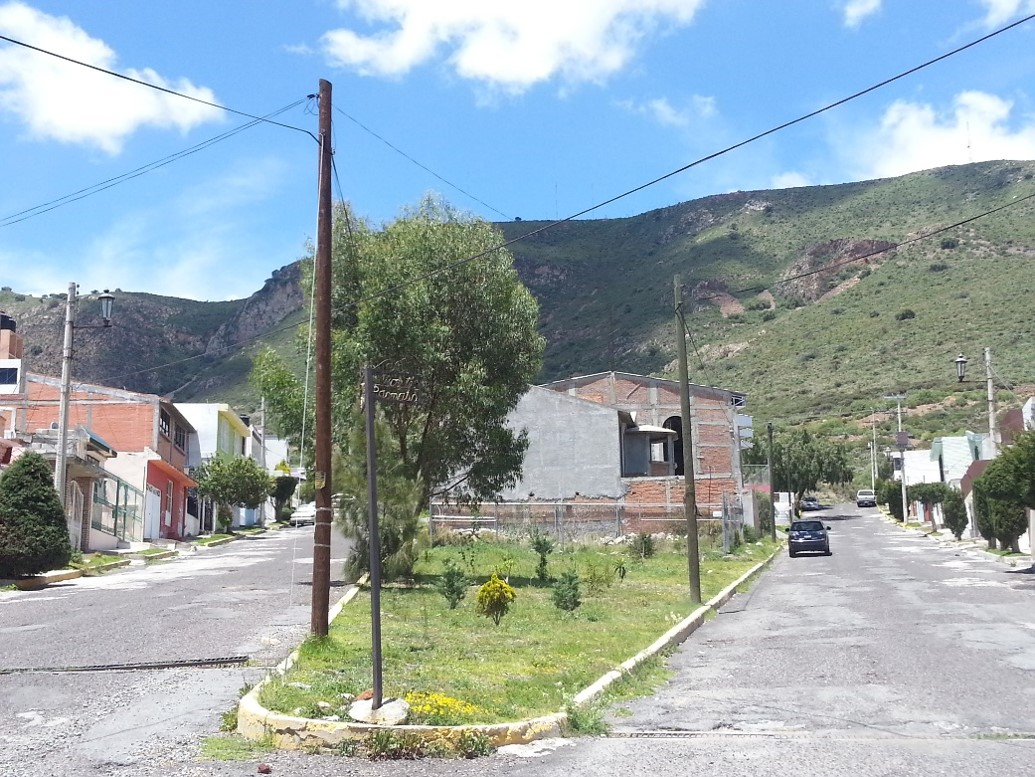 CASA EN OBRA CON EXCEDENTE DE TERRENO