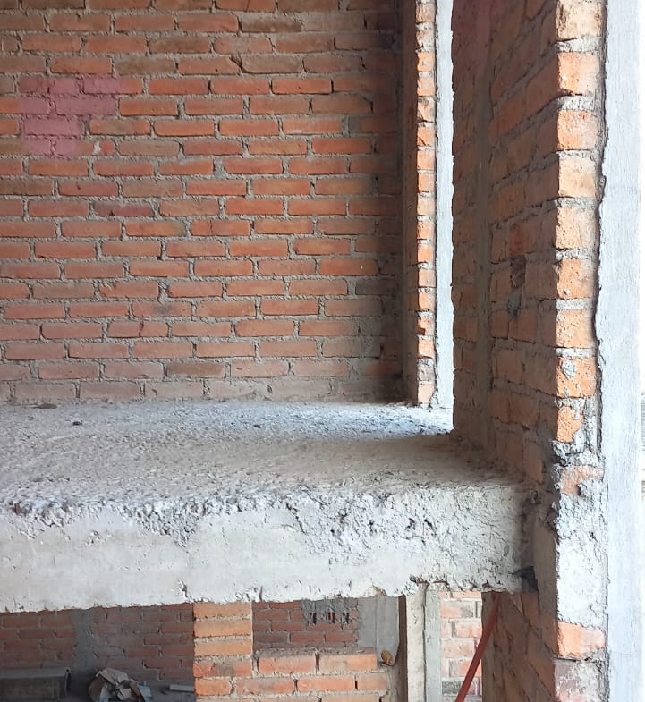 CASA EN OBRA CON EXCEDENTE DE TERRENO
